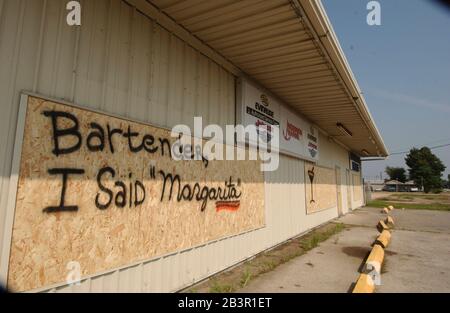 Matagorda, Texas 22. September 2005:das Geschäft entlang der weitgehend evakuierten texanischen Küste auf Matagorda Island erwartet den Landfall durch den Sturmvorfall Rita. ©Bob Daemmrich Stockfoto