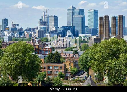 Canary Wharf Gebäude vom Greenwich Park im Sommer, South East London UK Stockfoto