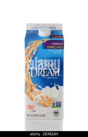 Irvine, CA - 2. JUNI 2015: Verschließen eines Kartons von Rice Dream Rice Drink. Reis Dream ist frei von Milchprodukten, Laktose, Cholesterin, Gluten, gesättigten Fettsäuren und Stockfoto