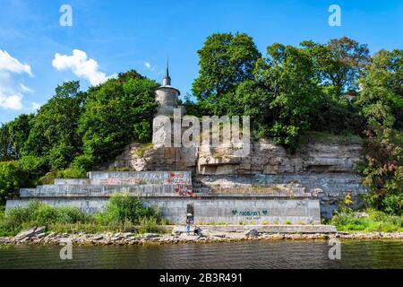 Pskov, Geburtsfest des heiligsten Klosters Theotokos Snetogorsky am Ufer des Flusses Velikaya Stockfoto