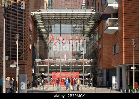 Potsdamer Platz Arkaden, Schellingstrasse, Tiergarten, Berlin, Deutschland Stockfoto