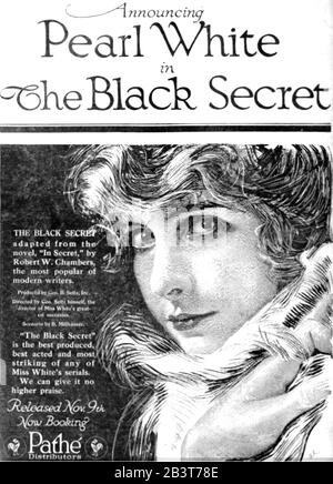 Pearl WHITE (1889-1938) amerikanische Bühnen- und Stummfilmschauspielerin in der Filmserie The Black Secret aus dem Jahr 1919 Stockfoto