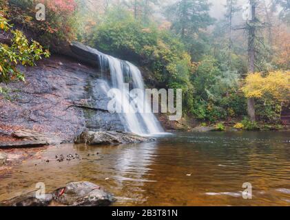 Silver Run Falls, Nantahala National Forest, Jackson County, North Carolina, Vereinigte Staaten von Amerika. Stockfoto