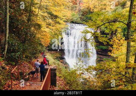 Dry Falls, auch Upper Cullasaja Falls, Nantahala National Forest, Macon County, in den Blue Ridge Mountains, North Carolina, Vereinigte Staaten von Stockfoto