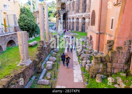 Templi di Apollo Sosiano e di Bellona, Portico d'Ottavia, Rom, Italien Stockfoto
