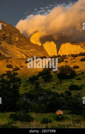 Sonnenuntergang im nationalpark torres del paine Stockfoto