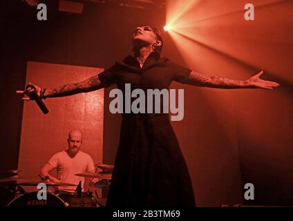 Jinjer, Der An der Manchester Academy Mit Jinjer, Tatiana Shmailyuk, Wo: Manchester, Großbritannien Wenn: 03. Dezember 2019 Kredit: Sakura/WENN.com Stockfoto