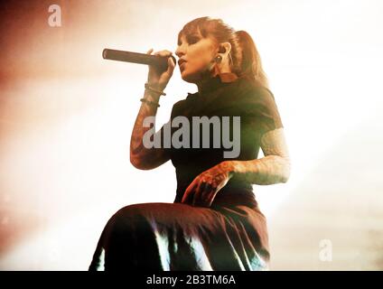 Jinjer, Der An der Manchester Academy Mit Jinjer, Tatiana Shmailyuk, Wo: Manchester, Großbritannien Wenn: 03. Dezember 2019 Kredit: Sakura/WENN.com Stockfoto