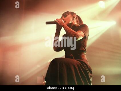 Jinjer, Der An der Manchester Academy Mit Jinjer, Tatiana Shmailyuk, Wo: Manchester, Großbritannien Wenn: 03. Dezember 2019 Kredit: Sakura/WENN.com Stockfoto