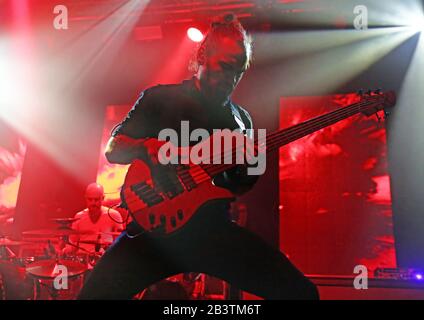 Jinjer, Der An der Manchester Academy Mit Jinjer, Eugene Abdukhanov, Wo: Manchester, Großbritannien Wenn: 03. Dezember 2019 Kredit: Sakura/WENN.com Stockfoto