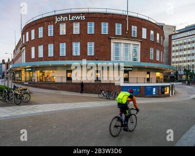 John Lewis Kaufhaus in Norwich Norfolk UK, fertiggestellt 1953, ehemals Bonds Kaufhaus, Architekt Robert Owen Bond Stockfoto