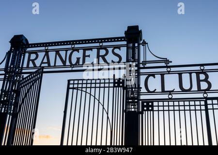 Tordetails mit Rangers Club, Ibrox Fußballstadion, Govan, Glasgow, Großbritannien Stockfoto