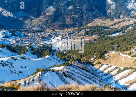 Luftaufnahme des Skigebiets Grindelwald vom Mannlichen Berg. Winter in der Schweiz Stockfoto