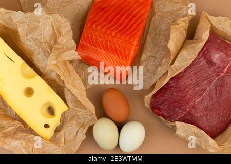 Gesunde Ernährung. Zutaten für eine ketogene Ernährung mit niedrigem Karbbenketo. Intermittierende Fastenauffassung. Zeit bis zum Gewichtsverlust. Stockfoto