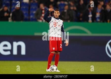 Gelsenkirchen, Deutschland. März 2020. (Bayern) Fußball/Fußball: Deutschland 'DFB-Pokal' Viertelfinalspiel zwischen dem FC Schalke 04 0:1 FC Bayern München in der VELTINS-Arena in Gelsenkirchen. Credit: Mutsu Kawamori/AFLO/Alamy Live News Stockfoto