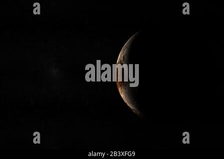 Sonnenaufgang auf dem Pluto-Planeten im Weltraum. 3D-Rendering Stockfoto