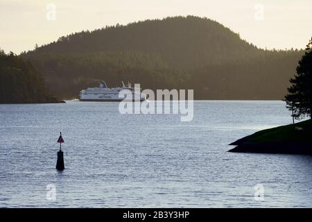 Spirit of British Columbia, die in Active Pass einsteigen, umfahren Victoria, BC. Stockfoto