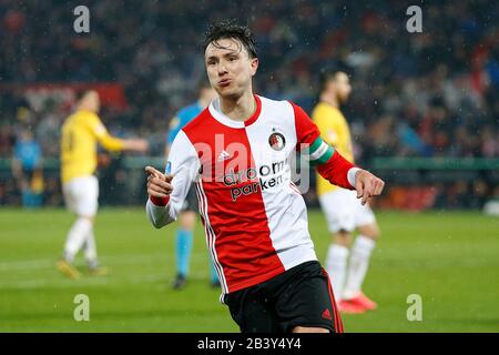 Rotterdam, 04-03-2020, Fußball, KNVB-Pokal, Saison 2019-2020, Feyenoord-Spieler Steven Berghuis feiert das 5:0 Stockfoto