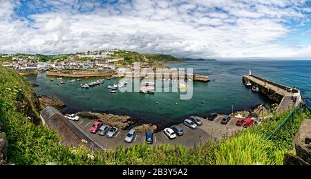 Mevagissey, dessen Name in Cornish Lannvorek ist, ist ein Dorf und Fischerhafen und eine zivile Gemeinde in Cornwall, England. Stockfoto