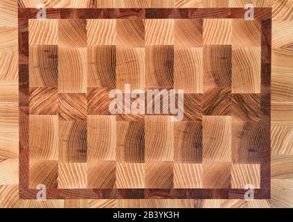 Holzmetzer-Häckselblock, natürliches Ende Holzbrett Textur Hintergrund Muster nah oben. Stockfoto