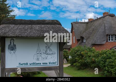 Willkommensgruß in friesischer Sprache, Gemeinde Nebel, Nordseeinsel Amrum, Nordfriesland, Schleswig-Holstein, Norddeutschland, Europa Stockfoto