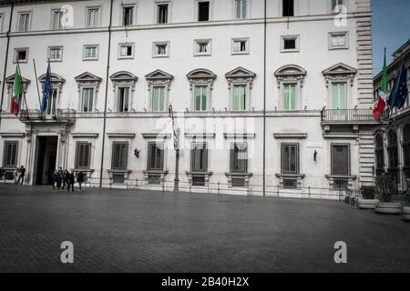 Rom, Italien. März 2020. Blick auf den Palazzo Chigi, Sitz der italienischen Regierung, während des Ministerrates nach den neuesten Aktualisierungen des Coronavirus (COVID-19) vom 05. März 2020 in Rom, Italien. Die Anzahl der mit Coronavirus Covid-19 infizierten Menschen in Italien 3089 und 107 Todesfälle. (Foto von Andrea Ronchini/Pacific Press) Credit: Pacific Press Agency/Alamy Live News Stockfoto