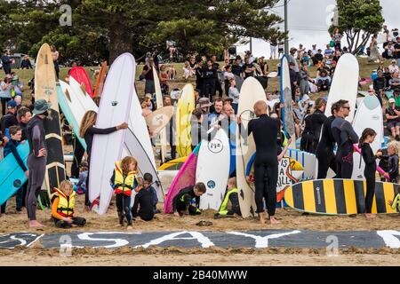 Kampf um den Bight-Protest am Torquay Beach, Victoria, Australien am 23. November 2019 gegen Ölbohrungen im Great Australian Bight Stockfoto