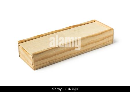 Bleistifttasche aus Holz mit einziehbarem Deckel isoliert auf weiß Stockfoto
