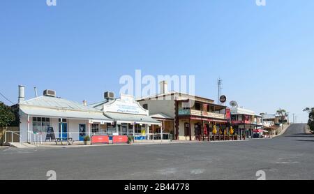 Die Post Office Row, Railway Terrace, in Morgan, ist eine Reihe von denkmalgeschützten Gebäuden. South Australia, SA, Australien. Stockfoto