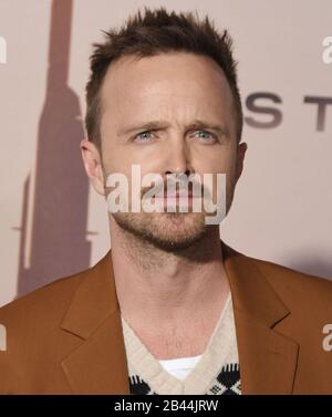 Los Angeles, USA. März 2020. Aaron Paul trifft am Donnerstag, den 5. März 2020, auf der WESTWORLD Season 3 Premiere von HBO im TCL Chinese Theatre in Hollywood, CA ein. (Foto Von Sthanlee B. Mirador/Sipa USA) Kredit: SIPA USA/Alamy Live News Stockfoto