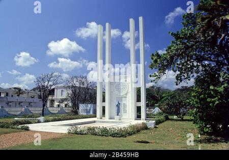 Kriegsdenkmal in Ehren der französischen Toten Pondicherry, Indien, Asien Stockfoto