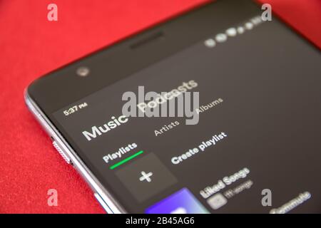 Cluj, RUMÄNIEN - Jul 17, 2019: Spotify-Anwendung auf einem Android-Gerät. Spotify App zur Veranschaulichung der Redaktion. Spotify Music. Stockfoto
