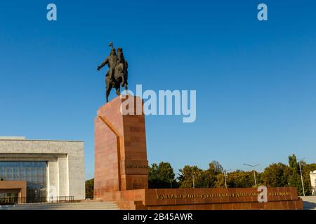 Bishkek, Kirgisistan - 18. September 2019: Held Manas Statue. Denkmal Epic von Manas auf dem Ala-Too-Platz. Stockfoto