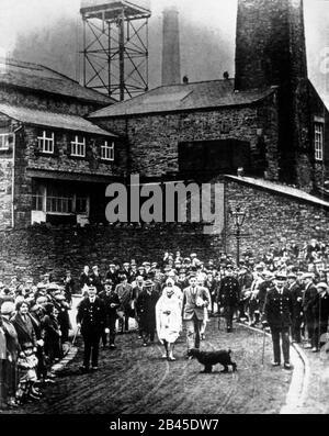 Mahatma Gandhi besuchte Textilfabriken in darwin Lancashire in Großbritannien England, 1931 Stockfoto