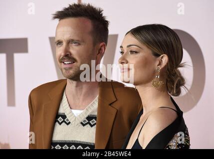 Los Angeles, USA. März 2020. (L-R) Aaron Paul und Lauren Parsekian in der WESTWORLD Season 3 Premiere von HBO im TCL Chinese Theatre in Hollywood, CA am Donnerstag, 5. März 2020. (Foto Von Sthanlee B. Mirador/Sipa USA) Kredit: SIPA USA/Alamy Live News Stockfoto