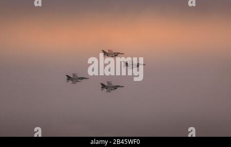 Aalborg, Dänemark - 14. Juni 2018: Luftschau auf dem Militärflughafen Aalborg an einem regnerischen Tag. Stockfoto