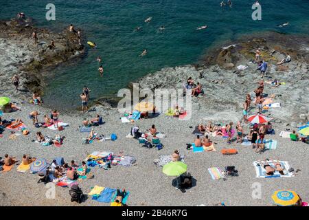 Menschen schwimmen und entspannen.Port de la Selva.Costa Brava.Gerona.Spanien Stockfoto