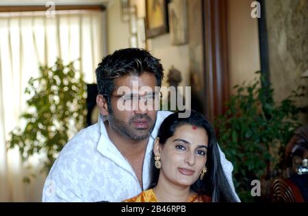 Indischer bollywood-Filmschauspieler sunil shetty mit Mana shetty Stockfoto