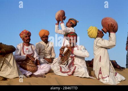 Traditionelle Matka-Musiker, Jaisalmer, rajasthan, Indien, Asien Stockfoto