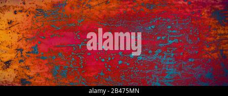 Rot und orange metallic Grunge Textur leeren Hintergrund. Alte unscharfe Textur Tapete.Distressed Website Hintergrund. Banner mit Kopfzeile aus Vintage-Metall-Rost Stockfoto