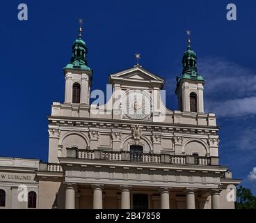 Europa, Polen, Provinz Lublin, Stadt Lublin, die Kathedrale St. Johannes der Täufer wurde zwischen 1592 und 1617 als Kirche der Jesuiten erbaut. Sie war eine der ersten Barockkirchen in Polen. Seit Anfang des 19. Jahrhunderts ist die Kathedrale des Bistums und seit 1992 die Domkirche des Erzstifts Lublin. Stockfoto