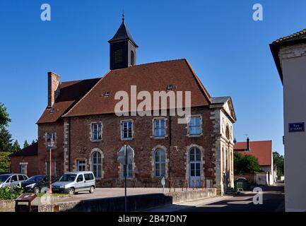 Frankreich, die Stadt Seurre, das Bourgogne-Franche-Comté, die alte Grundschule Stockfoto