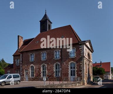 Frankreich, die Stadt Seurre, das Bourgogne-Franche-Comté, das Ursulinenkonventar aus dem 17. Jahrhundert, das sich der Lehre widmet. Die Schule wurde 1960 geschlossen. Stockfoto