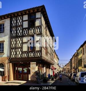 Frankreich, Tournus-Stadt, Bourgogne-Franche-Comté, Handelsstraße, die prächtigen Fachwerkhäuser stammen aus dem 16. Und 17. Jahrhundert. In der Altstadt, Stockfoto