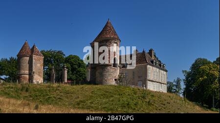 Frankreich, Bourgogne-Franche-Comté, Abteilung, Burg Loisy, befestigte Burg, 1150 wurde die primitive Festung von Hugues de Brancion erbaut, die auf den Höhen von Loisy errichtet wurde, mit Blick auf die Seille, die es ihr halbbefestigtes Aussehen behielt, Stockfoto