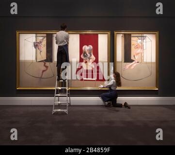 Sotheby's, London, Großbritannien. März 2020. Ein Werk des bedeutendsten britischen Künstlers Francis Bacon aus dem 20. Jahrhundert wird voraussichtlich für mehr als 60 Millionen Dollar bei Sotheby's nächstem Verkauf von Contemporary Art in New York diesen Mai verkauft. Das erste Beispiel aus Bacons Ikonischen Serien großformatiger Triptychen, die seit 2014 auf der Auktion erscheinen, ist inspiriert von Der Oresteia von Aeschylus. Kredit: Malcolm Park/Alamy Live News. Stockfoto