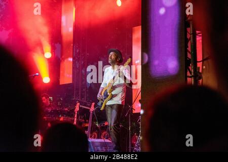 Cluj, RUMÄNIEN - Jul 04, 2019: Marcus Miller Auftritt auf dem Jazz im Park Festival in Cluj-Napoca, Rumänien. Ausgezeichnet mit dem besten kleinen Festival Europas Stockfoto