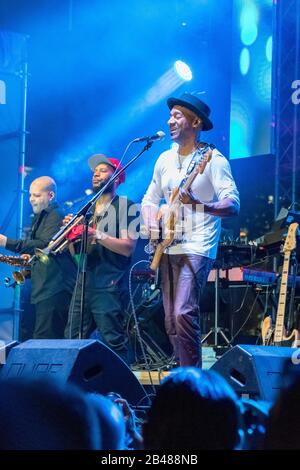 Cluj, RUMÄNIEN - Jul 04, 2019: Marcus Miller Auftritt auf dem Jazz im Park Festival in Cluj-Napoca, Rumänien. Ausgezeichnet mit dem besten kleinen Festival Europas Stockfoto