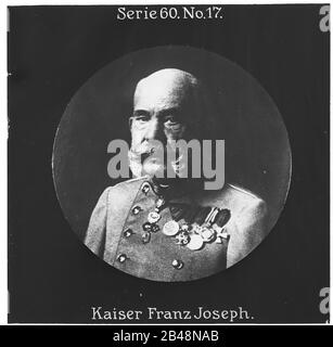 Projektion für alle - der Weltkrieg: Siegerleiche Führer Serie 60. Nr. 17. Kaiser Franz Joseph. Erzherzog Franz Joseph Karl von Österreich (1830 - 1916) war vom 2. Dezember 1848 bis zu einem Tod Kaiser von Österreich.- die Firma "Projektion für alle" wurde 1905 von Max Skladanowsky (1861-1939) gegrüdet. Sie produzierte bis zum Jahre 1928 fast 100 Serien zu je 24 Glasdias im Format 8,3 x 8,3 cm im Sog. Bromsilber-Gelatin-Trockenplatten Verfahren. Die ersten Städte vor allem in den Bundesländern, Länder aber auch Märchen und Sagen, das alte Testament und der Erste Weltkrieg. Stockfoto