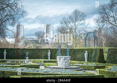 Der Queen's Garden im Kew Palace, dem Sommerhauptort von König Georg III., einem Königspalast in Kew Gardens am Ufer der Themse, London Stockfoto